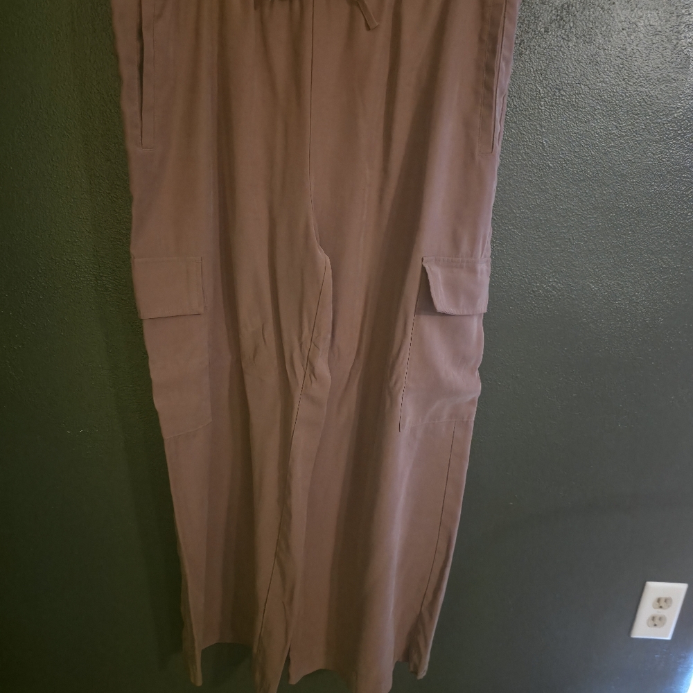 Old Navy Extra High Rise Wide Leg Cargo size 14 Pants